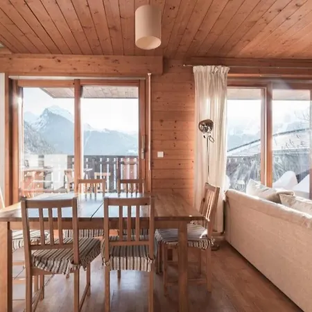 On Bus Route - Spacious - Sleeps 8 Morzine
