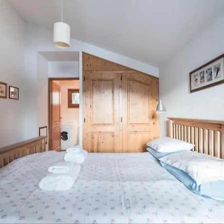 Semesterbostad On Bus Route - Spacious - Sleeps 8 Morzine