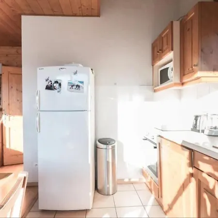 Semesterbostad On Bus Route - Spacious - Sleeps 8 Morzine